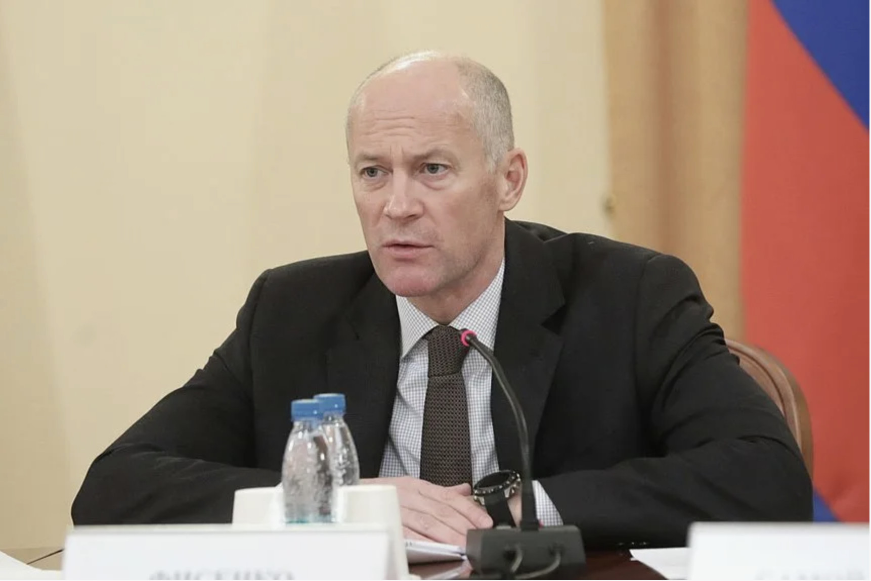 В Минздраве обещали не запрещать подработку в частных клиниках и заявили, что нельзя «бесконечно ужесточать» условия работы врачей