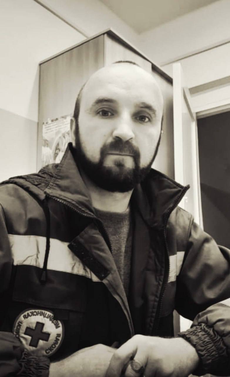 Апелляция не изменила приговор Суд оставил без изменения приговор Владиславу Петухову, осужденному на 15 лет колонии строгого режима за убийство фельдшера скорой помощи Александра Печелатова. Решение означает сохранение назначенного наказания; сведения о вступлении приговора в законную силу в исходных материалах не уточняются.