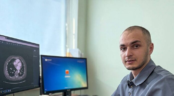 В Москве спасли женщину с отрывом брахиоцефального ствола при расслоении аорты Медицинская бригада проводит операцию на сердце и крупных сосудах